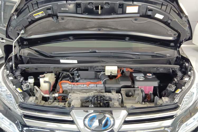 Used Toyota Vellfire 2020 Dual-Engine 2.5L HV Luxury Edition Engine Bay