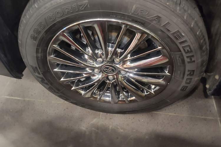 Used Toyota Vellfire 2020 Dual-Engine 2.5L HV Luxury Edition Exterior 5