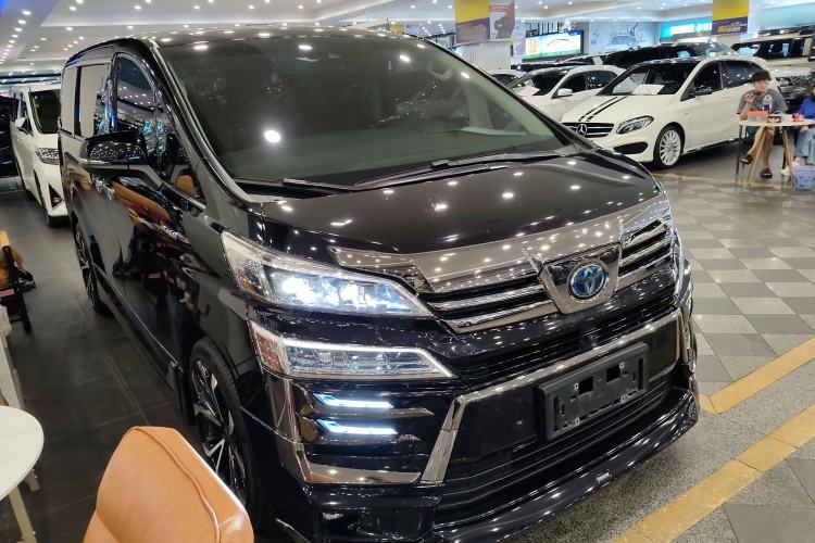 Used Toyota Vellfire 2020 Dual-Engine 2.5L HV Luxury Edition Front Right 45 Deg