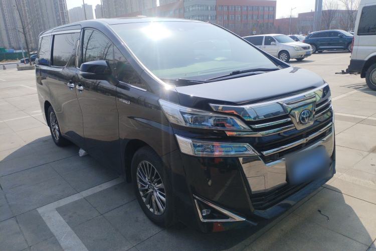 Used Toyota Vellfire 2020 Dual-Engine 2.5L HV Luxury Edition Front Right 45 Deg