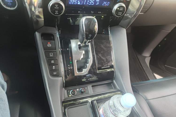 Used Toyota Vellfire 2020 Dual-Engine 2.5L HV Luxury Edition Gear Lever