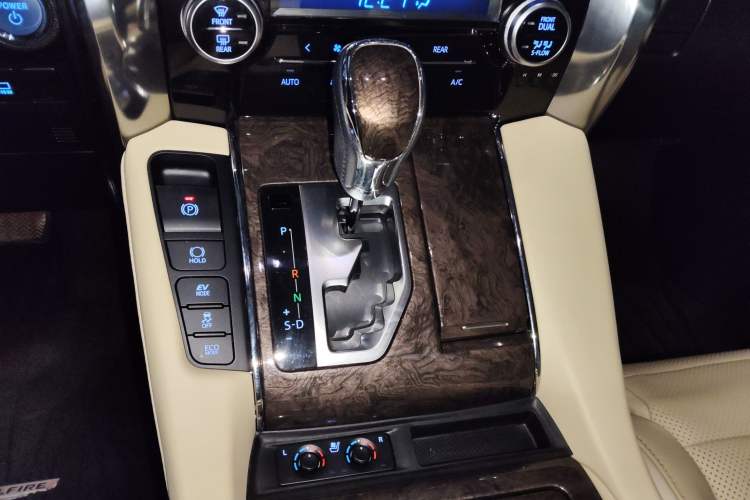 Used Toyota Vellfire 2020 Dual-Engine 2.5L Black Gold Limited Edition Gear Lever