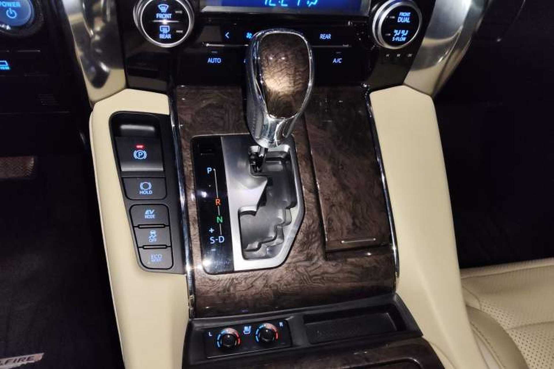Used Toyota Vellfire 2020 Dual-Engine 2.5L Black Gold Limited Edition Gear Lever