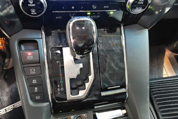 Used Toyota Vellfire 2020 Dual-Engine 2.5L HV Luxury Edition Gear Lever