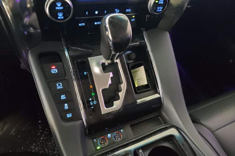 Used Toyota Vellfire 2020 Dual-Engine 2.5L HV Luxury Edition Gear Lever