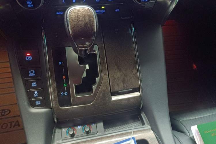 Used Toyota Vellfire 2020 Dual-Engine 2.5L HV Prestige Edition Gear Lever