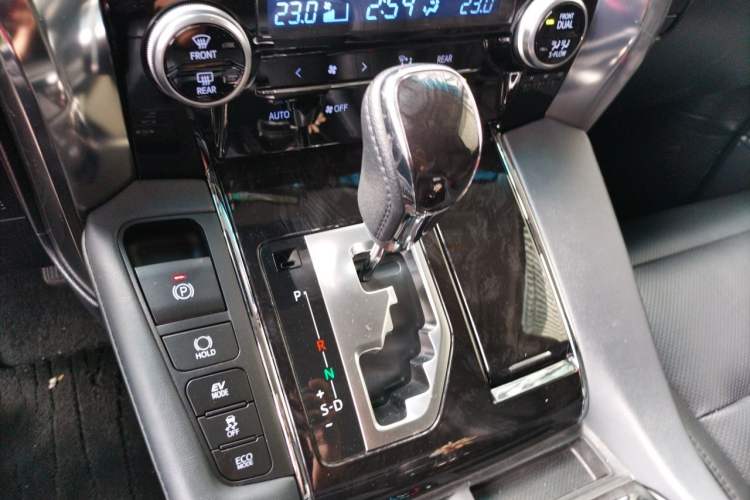 Used Toyota Vellfire 2020 Dual-Engine 2.5L HV Luxury Edition Gear Lever