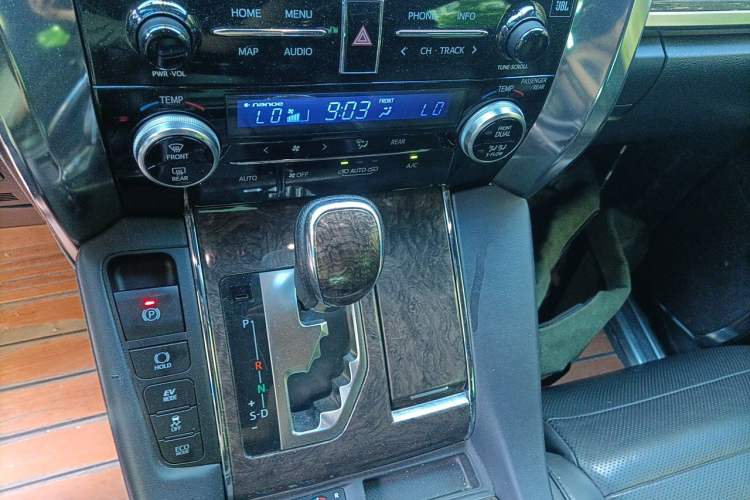 Used Toyota Vellfire 2020 Dual-Engine 2.5L HV Prestige Edition Gear Lever
