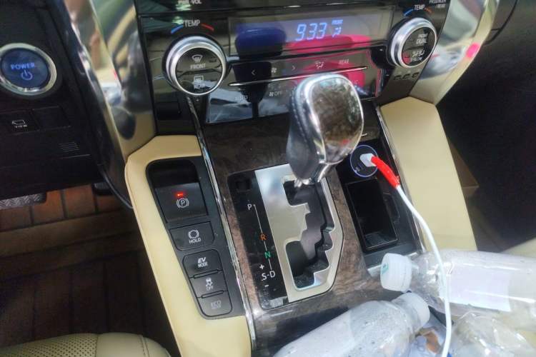 Used Toyota Vellfire 2020 Dual-Engine 2.5L HV Prestige Edition Gear Lever