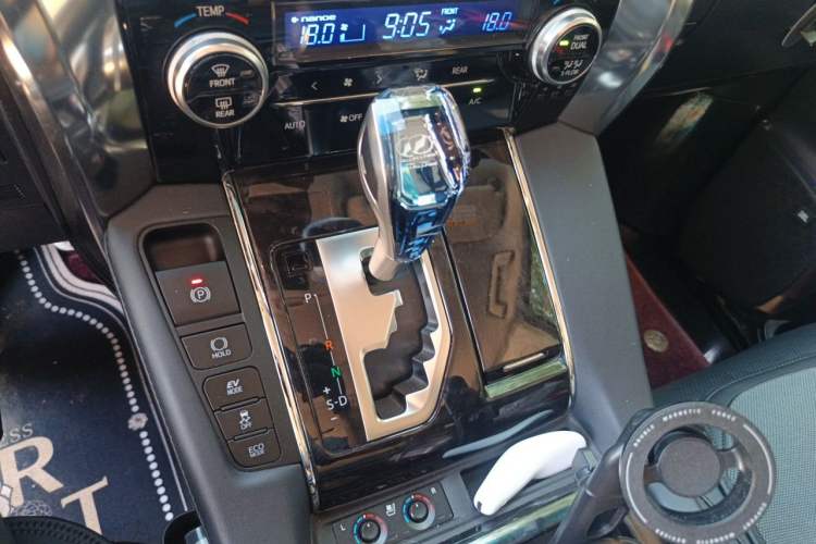 Used Toyota Vellfire 2020 Dual-Engine 2.5L HV Luxury Edition Gear Lever
