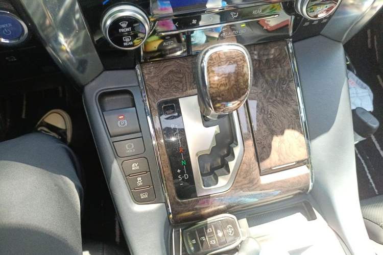 Used Toyota Vellfire 2020 Dual-Engine 2.5L HV Prestige Edition Gear Lever