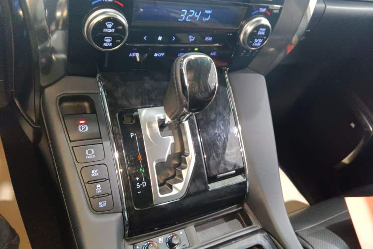 Used Toyota Vellfire 2020 Dual-Engine 2.5L HV Luxury Edition Gear Lever