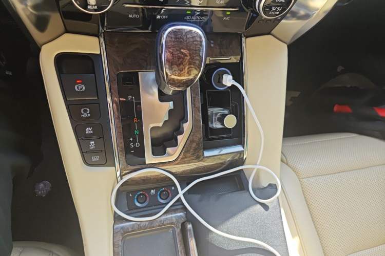 Used Toyota Vellfire 2020 Dual-Engine 2.5L HV Prestige Edition Gear Lever