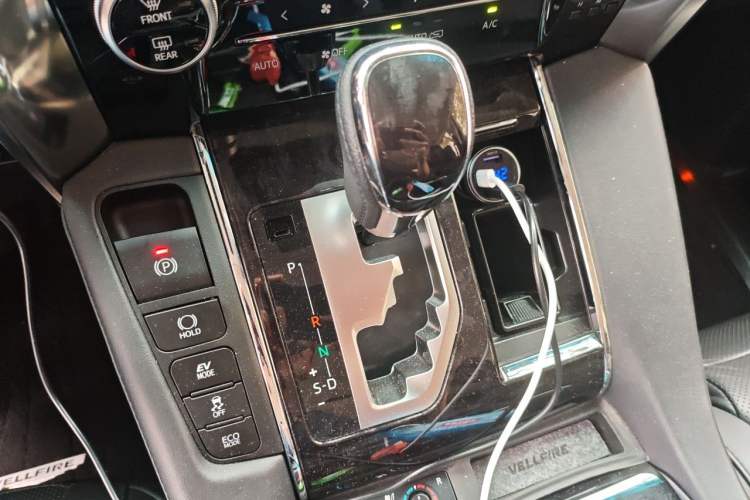 Used Toyota Vellfire 2020 Dual-Engine 2.5L HV Luxury Edition Gear Lever