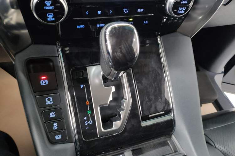 Used Toyota Vellfire 2020 Dual-Engine 2.5L HV Luxury Edition Gear Lever