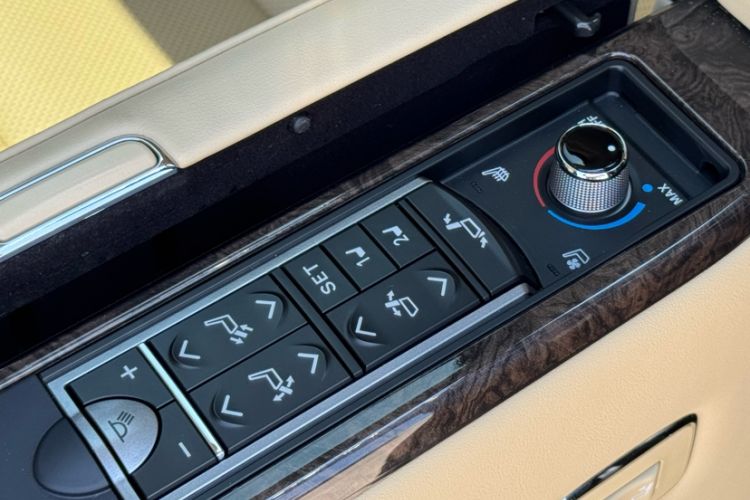 Used Toyota Vellfire 2020 Dual-Engine 2.5L HV Prestige Edition Interior 1