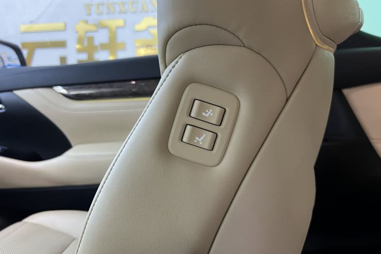 Used Toyota Vellfire 2020 Dual-Engine 2.5L HV Prestige Edition Interior 12