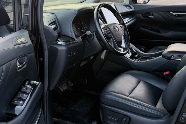 Used Toyota Vellfire 2020 Dual-Engine 2.5L HV Luxury Edition Interior 2