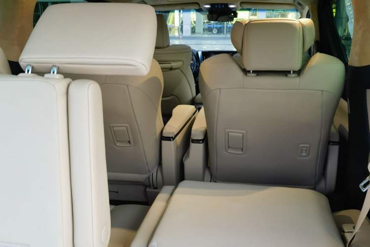 Used Toyota Vellfire 2020 Dual-Engine 2.5L HV Prestige Edition Interior 2