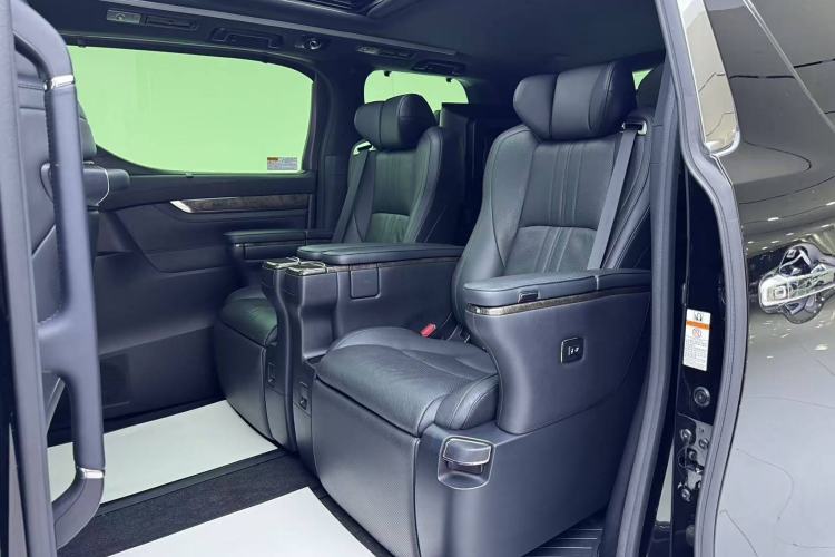 Used Toyota Vellfire 2020 Dual-Engine 2.5L HV Prestige Edition Interior 3