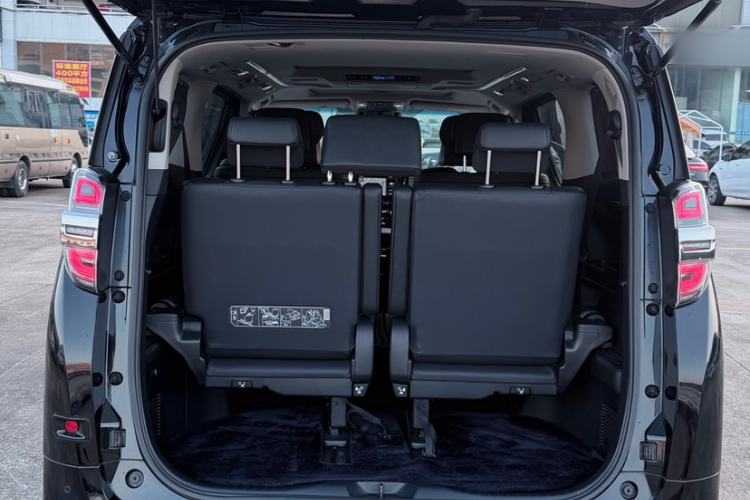 Used Toyota Vellfire 2020 Dual-Engine 2.5L HV Luxury Edition Interior 4