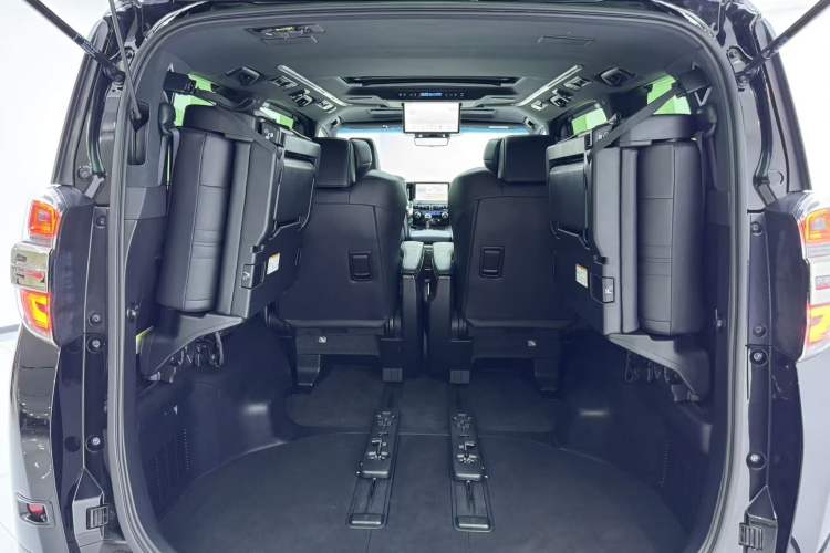 Used Toyota Vellfire 2020 Dual-Engine 2.5L HV Prestige Edition Interior 4