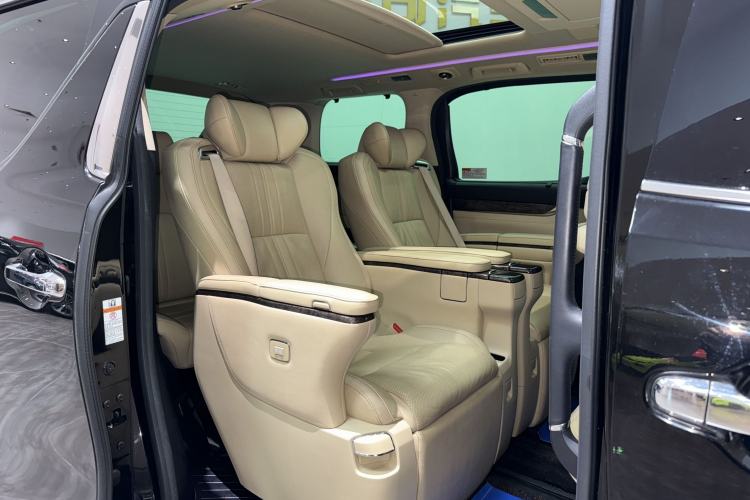Used Toyota Vellfire 2020 Dual-Engine 2.5L HV Prestige Edition Interior 4