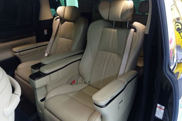 Used Toyota Vellfire 2020 Dual-Engine 2.5L HV Prestige Edition Interior 4