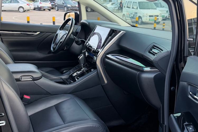 Used Toyota Vellfire 2020 Dual-Engine 2.5L HV Luxury Edition Interior 5