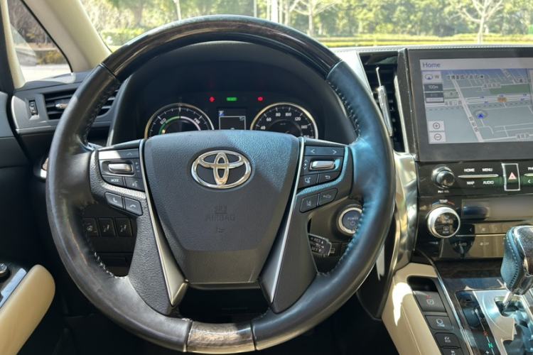 Used Toyota Vellfire 2020 Dual-Engine 2.5L Black Gold Limited Edition Interior 5