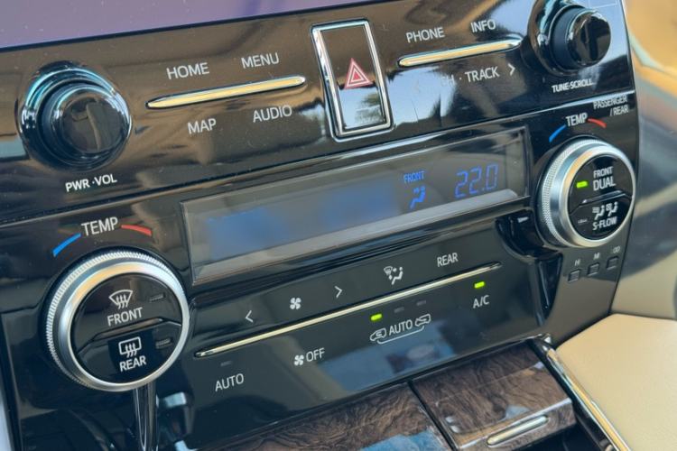 Used Toyota Vellfire 2020 Dual-Engine 2.5L HV Prestige Edition Interior 5