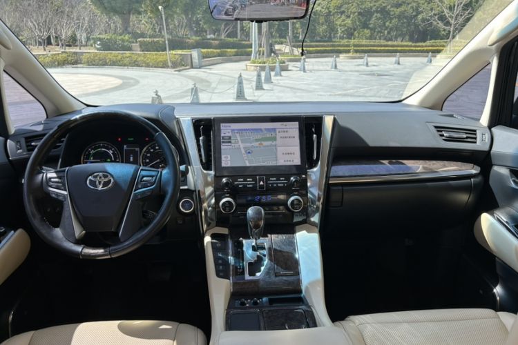 Used Toyota Vellfire 2020 Dual-Engine 2.5L Black Gold Limited Edition Interior 6