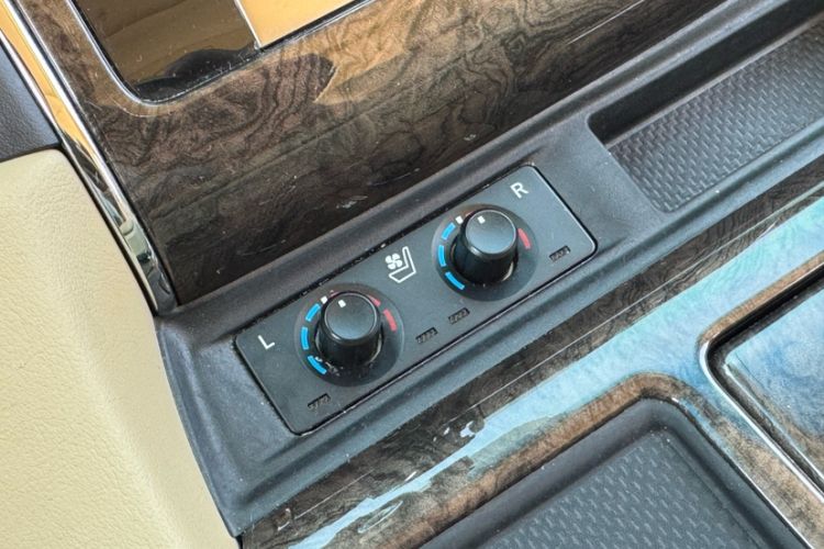 Used Toyota Vellfire 2020 Dual-Engine 2.5L HV Prestige Edition Interior 6