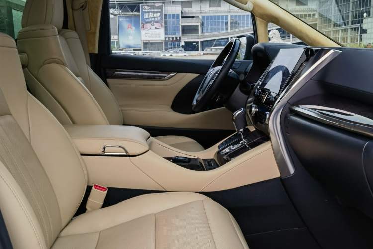 Used Toyota Vellfire 2020 Dual-Engine 2.5L HV Prestige Edition Interior 7