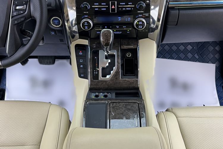 Used Toyota Vellfire 2020 Dual-Engine 2.5L HV Prestige Edition Interior 8