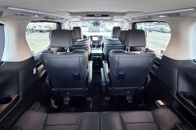 Used Toyota Vellfire 2020 Dual-Engine 2.5L HV Luxury Edition Interior 9
