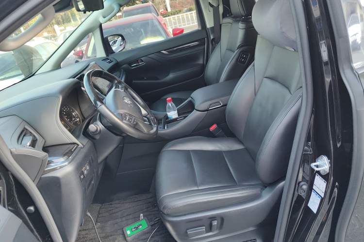 Used Toyota Vellfire 2020 Dual-Engine 2.5L HV Luxury Edition Left Front Seat