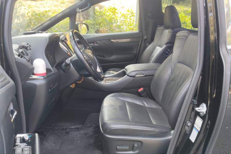 Used Toyota Vellfire 2020 Dual-Engine 2.5L HV Prestige Edition Left Front Seat