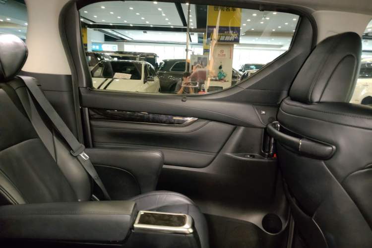 Used Toyota Vellfire 2020 Dual-Engine 2.5L HV Luxury Edition Left Rear Door Interior