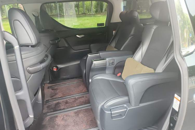 Used Toyota Vellfire 2020 Dual-Engine 2.5L HV Luxury Edition Left Rear Seat