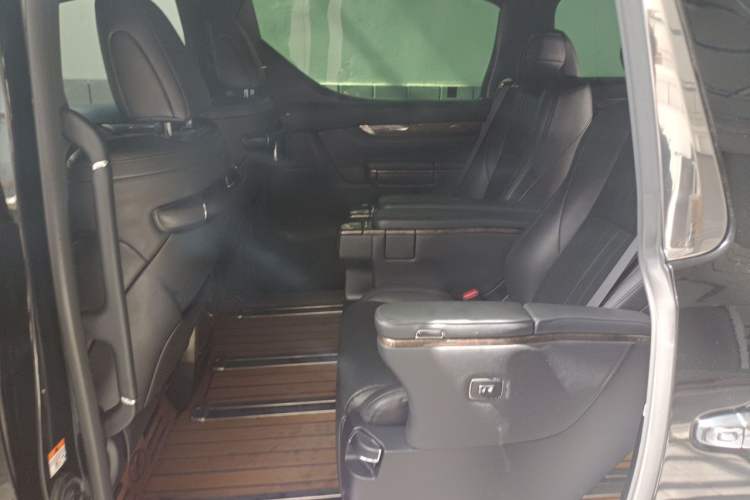Used Toyota Vellfire 2020 Dual-Engine 2.5L HV Prestige Edition Left Rear Seat