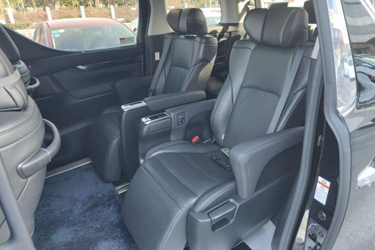 Used Toyota Vellfire 2020 Dual-Engine 2.5L HV Luxury Edition Left Rear Seat