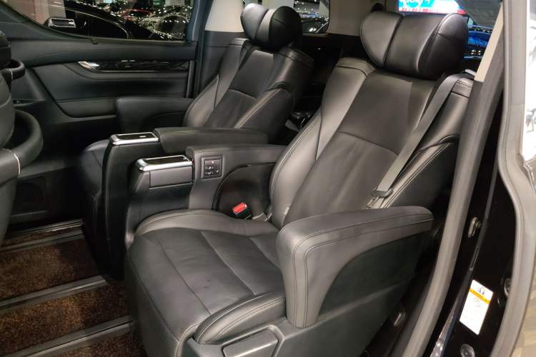 Used Toyota Vellfire 2020 Dual-Engine 2.5L HV Luxury Edition Left Rear Seat