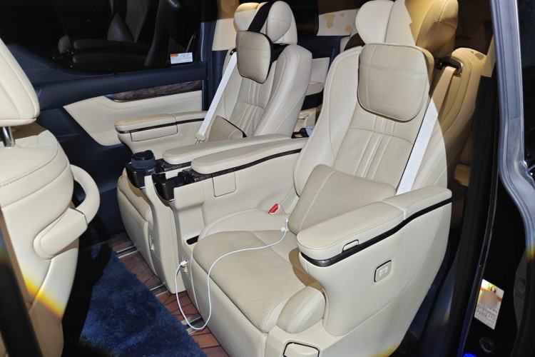 Used Toyota Vellfire 2020 Dual-Engine 2.5L HV Prestige Edition Left Rear Seat