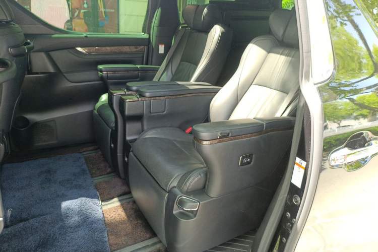 Used Toyota Vellfire 2020 Dual-Engine 2.5L HV Prestige Edition Left Rear Seat