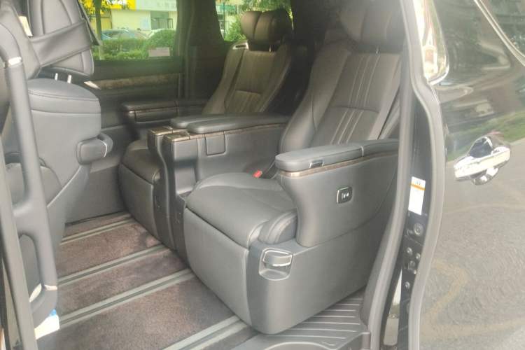 Used Toyota Vellfire 2020 Dual-Engine 2.5L HV Prestige Edition Left Rear Seat
