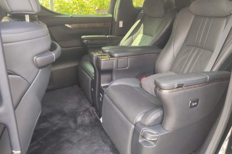 Used Toyota Vellfire 2020 Dual-Engine 2.5L HV Prestige Edition Left Rear Seat