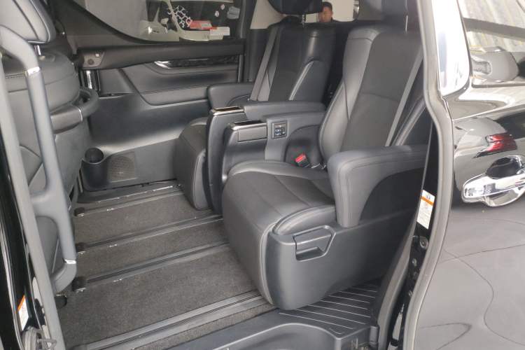 Used Toyota Vellfire 2020 Dual-Engine 2.5L HV Luxury Edition Left Rear Seat