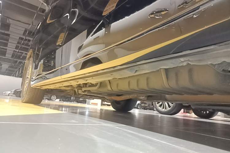Used Toyota Vellfire 2020 Dual-Engine 2.5L HV Prestige Edition Left Side Sill