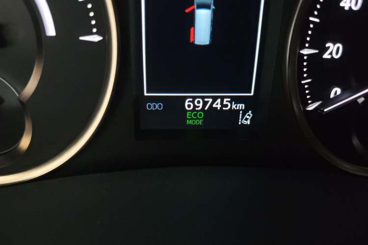 Used Toyota Vellfire 2020 Dual-Engine 2.5L HV Luxury Edition Odometer Close Up